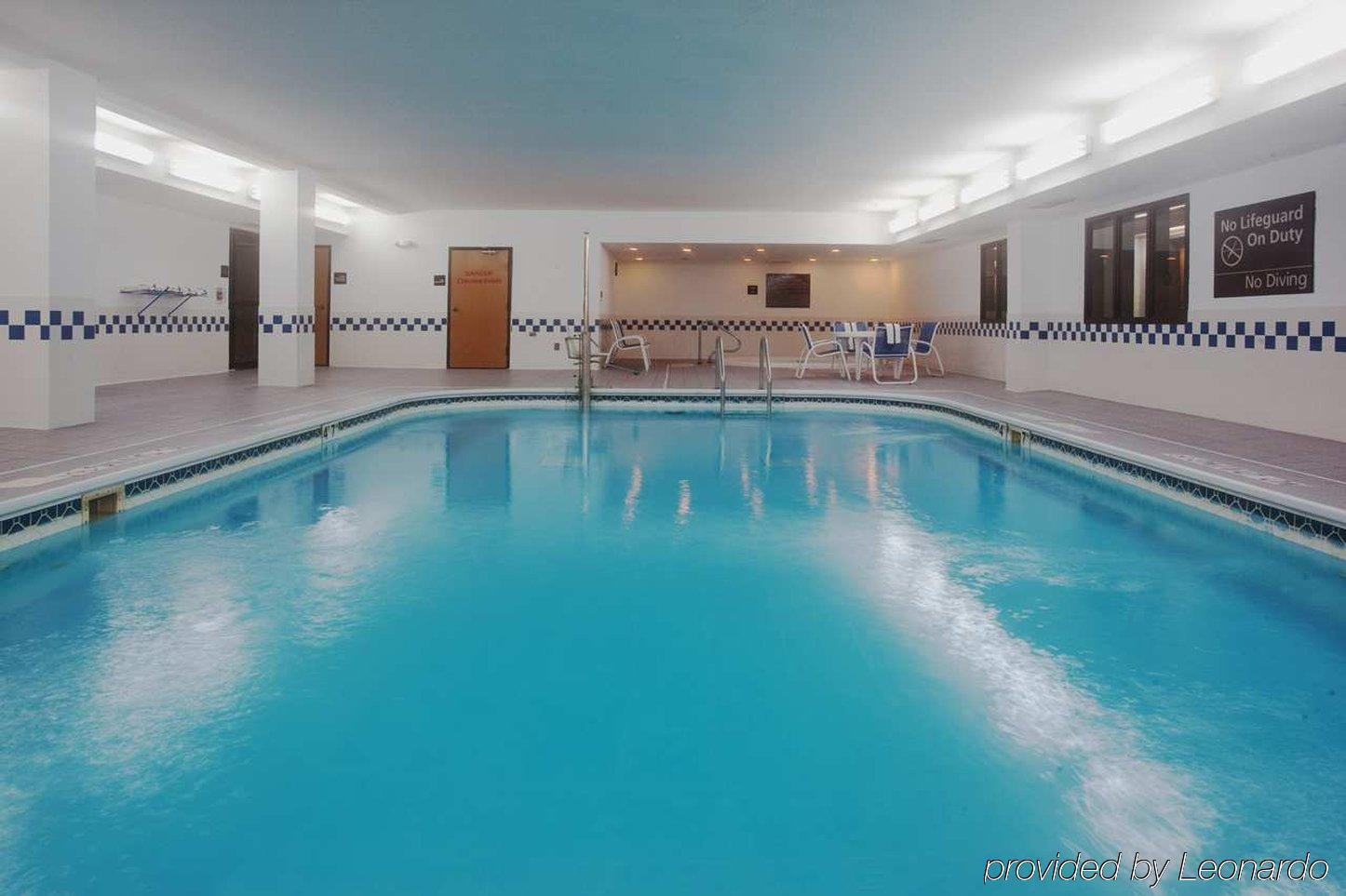 Hotel Baymont By Wyndham Thornton Esterno foto