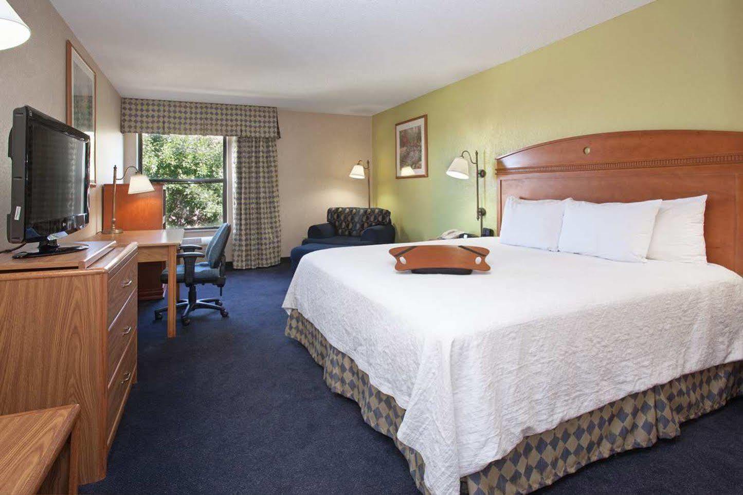 Hotel Baymont By Wyndham Thornton Esterno foto