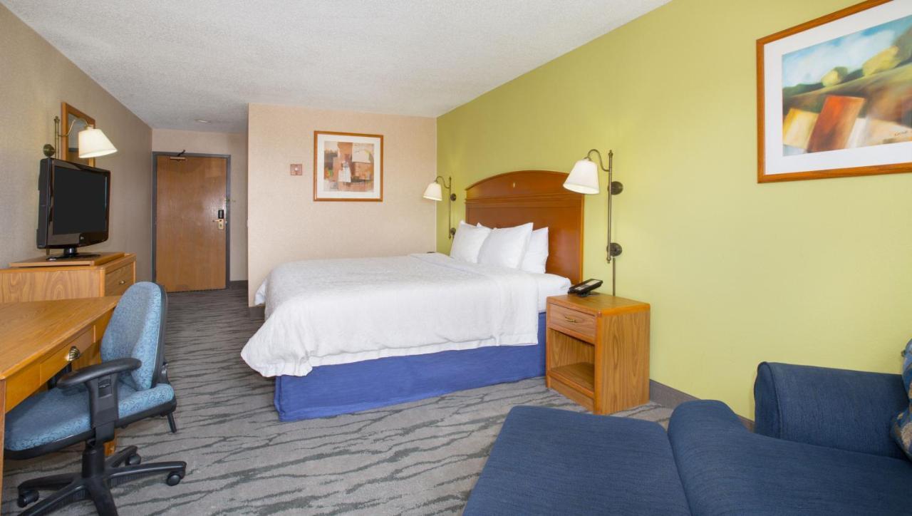 Hotel Baymont By Wyndham Thornton Esterno foto