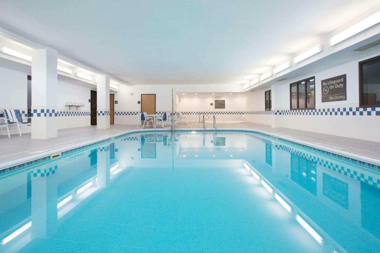 Hotel Baymont By Wyndham Thornton Esterno foto