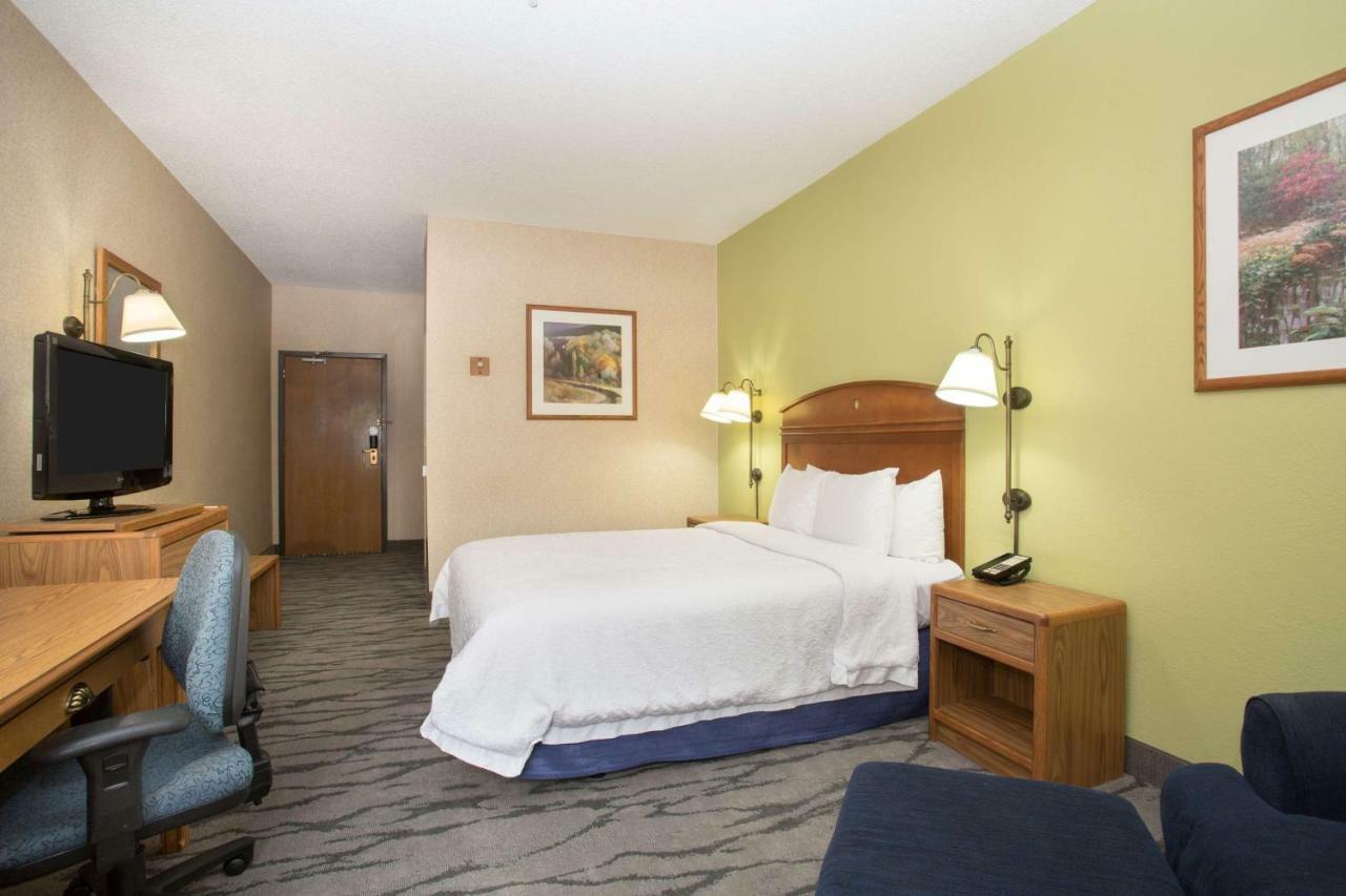 Hotel Baymont By Wyndham Thornton Esterno foto