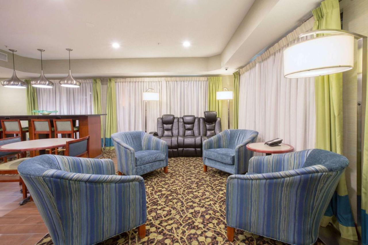 Hotel Baymont By Wyndham Thornton Esterno foto